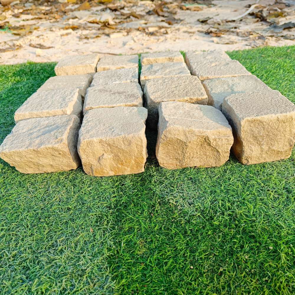 Fossil Mint Riven Sandstone 100X100 Square Setts - Image 4