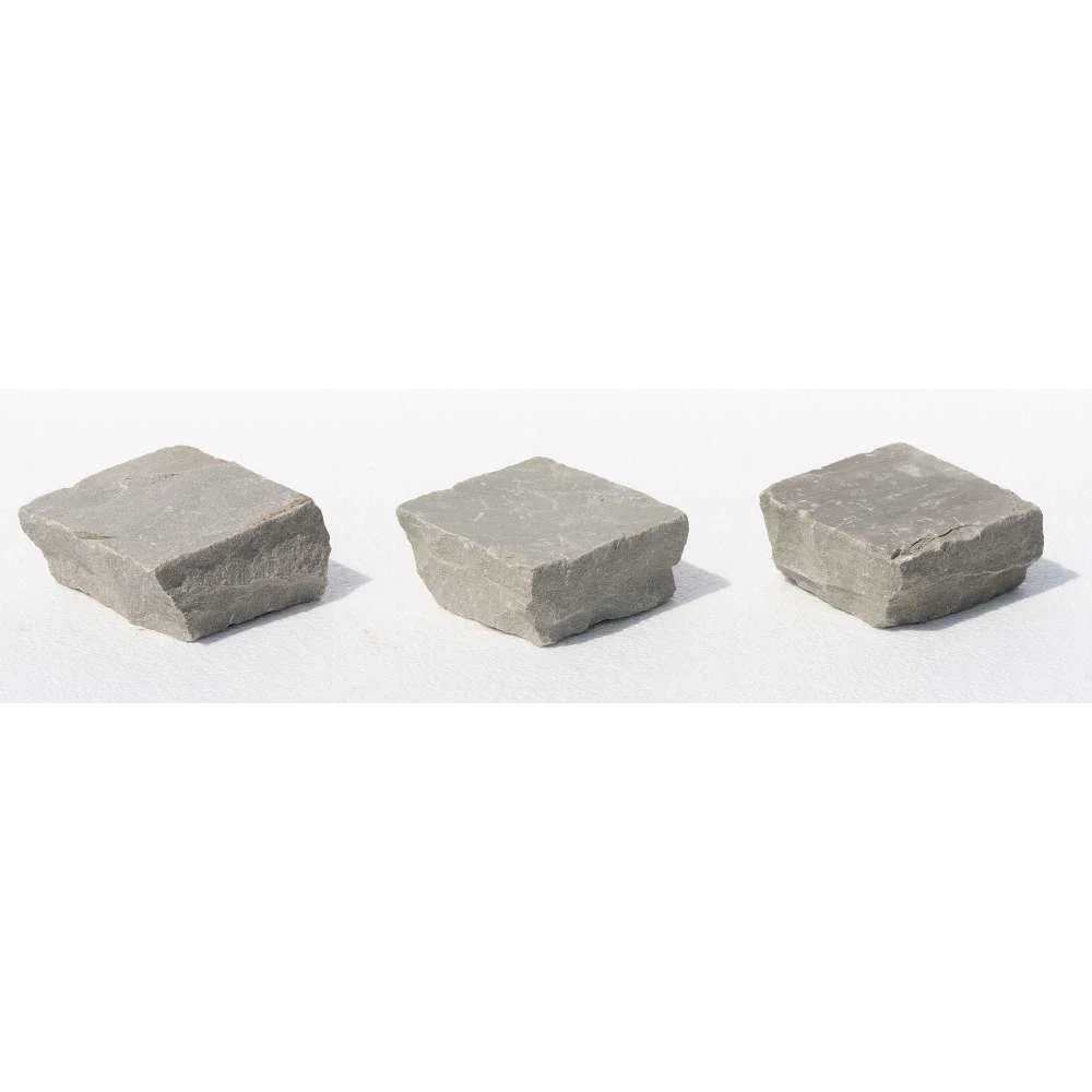 Kandla Grey Riven Sandstone 100X100 Square Setts - Image 8