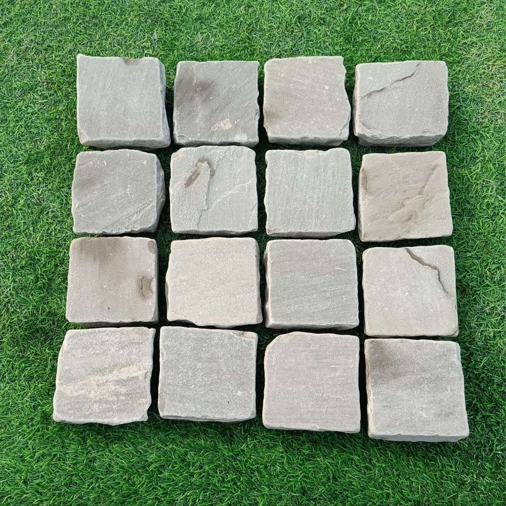 Kandla Grey Tumbled Sandstone 100X100 Square Setts - Image 4