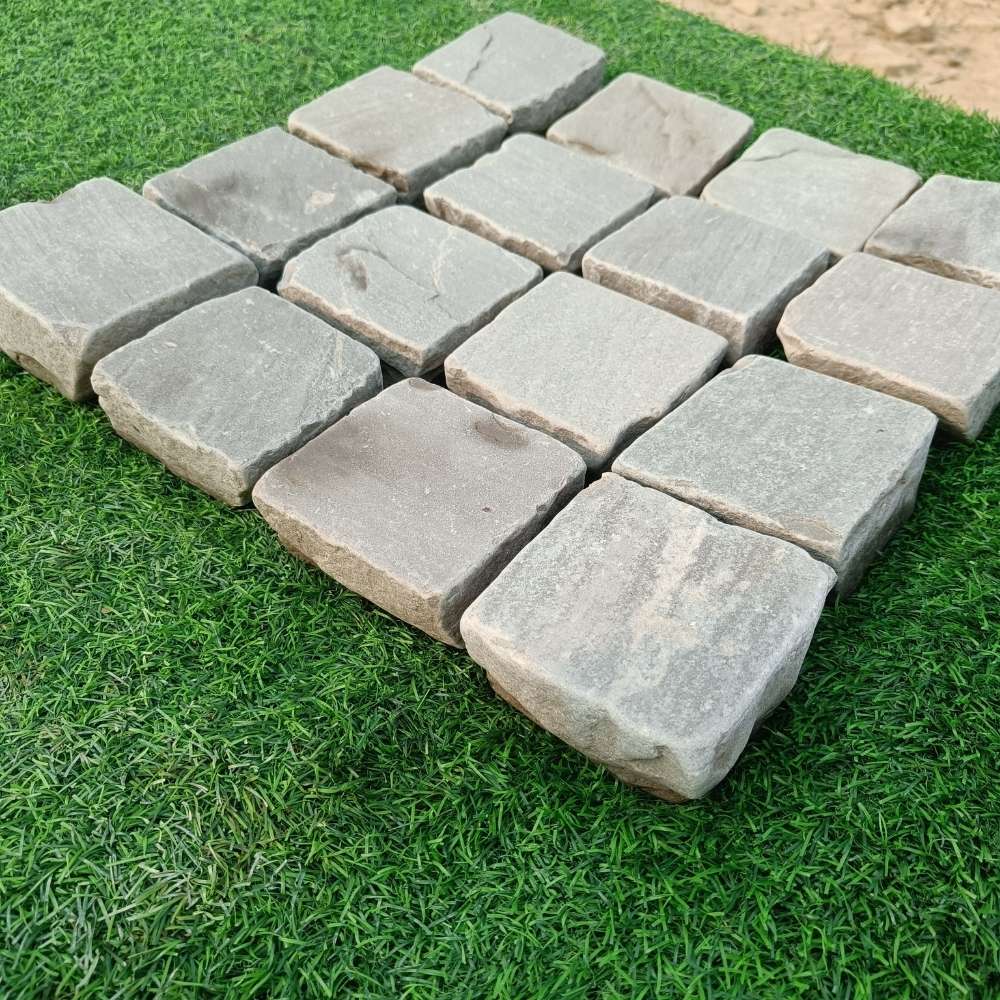 Kandla Grey Tumbled Sandstone 100X100 Square Setts - Image 6