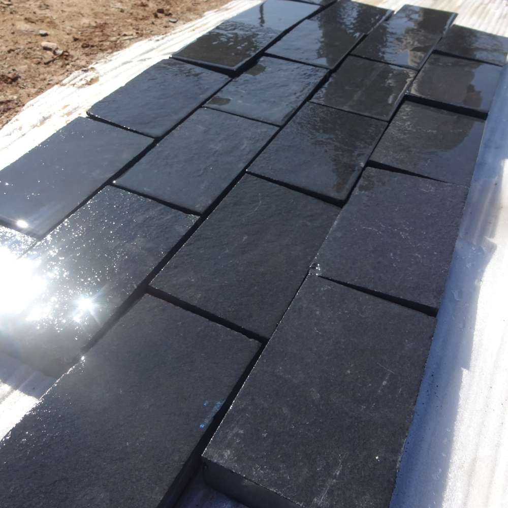 Kota Black Riven Limestone 100X200 Block Setts - Image 3