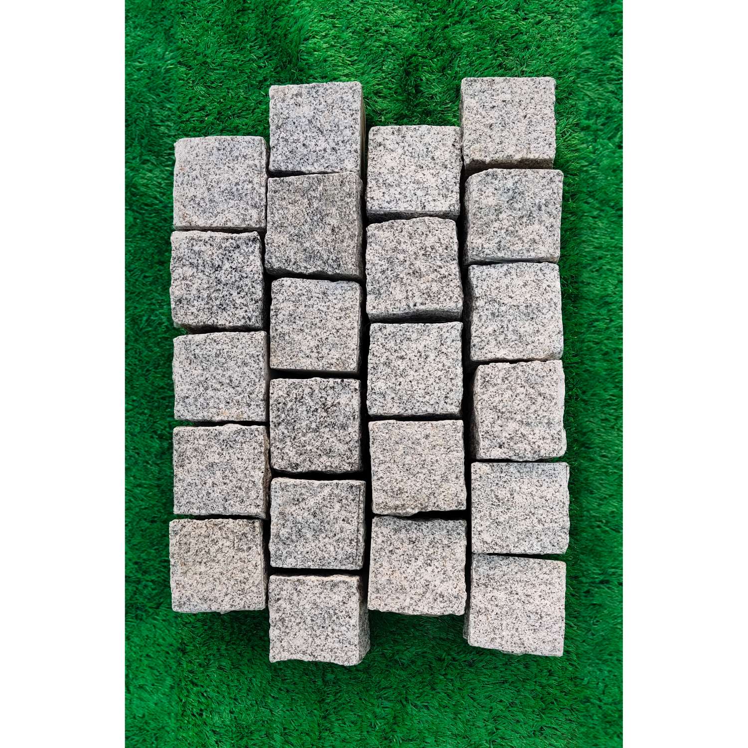 Light Grey Riven Granite 100X100x100 Square Setts - Image 3