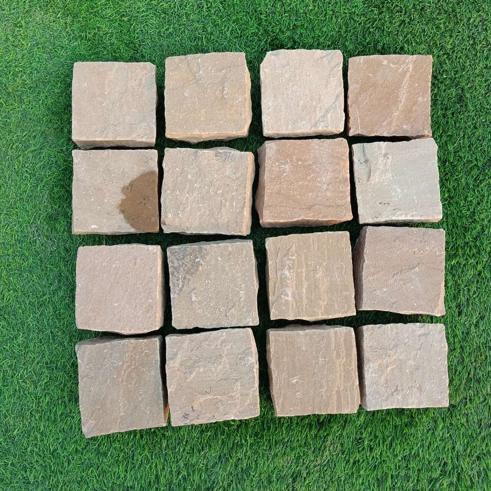 Rippon Buff Riven Sandstone 100X100 Square Setts - Image 3