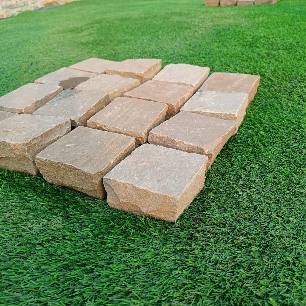 Rippon Buff Riven Sandstone 100X100 Square Setts - Image 4