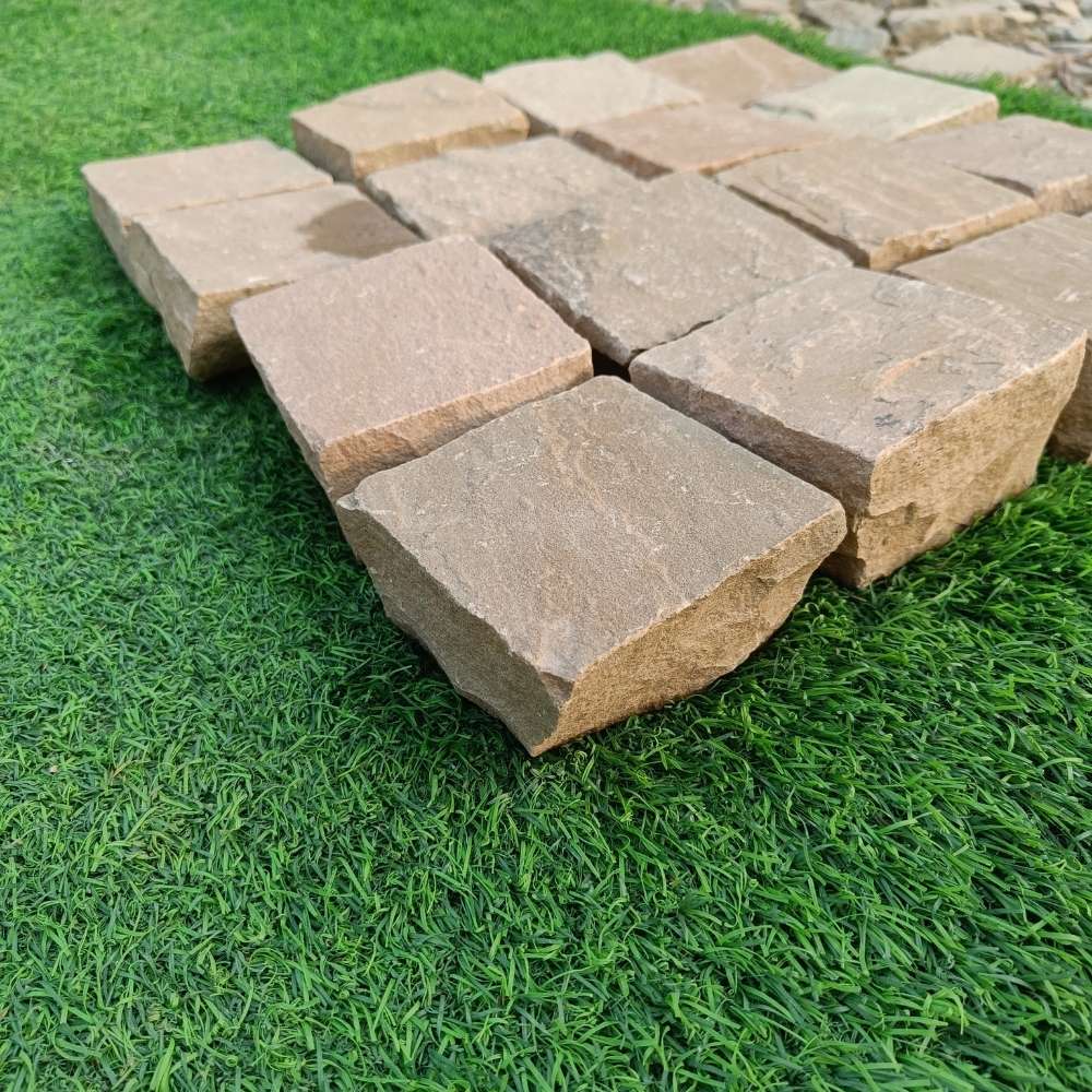 Rippon Buff Riven Sandstone 100X100 Square Setts - Image 5