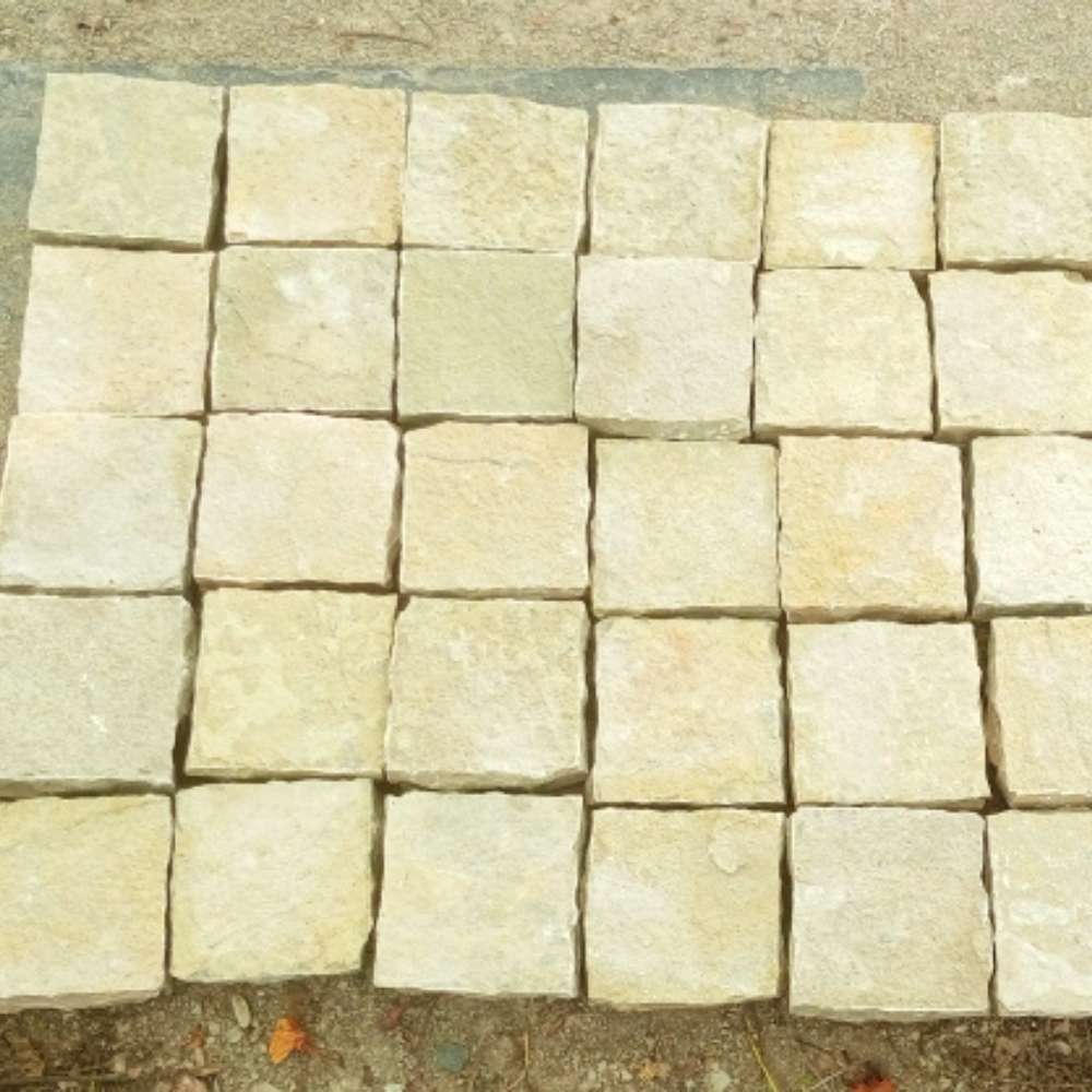 Tandur Yellow Riven Limestone 100X100 Square Setts - Image 3